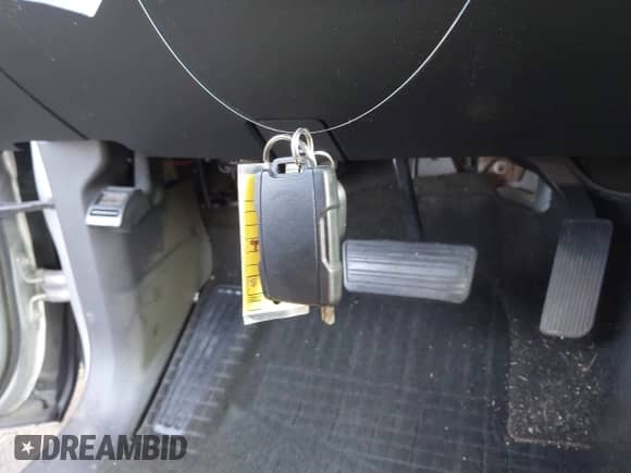 2017 Chevrolet Silverado 1500 LT z VIN 3GCUKREC2HG182455, wystawiony jako IAAI lot #43266860 z przebiegiem 117 748 mil mil oraz . Historia ofert i sprzedaży dostępna na DreamBid. Obrazek 11.