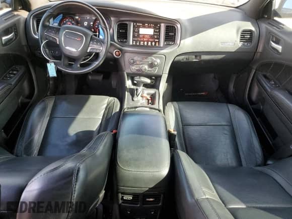 2016 Dodge Charger R/T z VIN 2C3CDXCT0GH283767, wystawiony jako Copart lot #84935005 z przebiegiem 138 987 mil mil oraz Czysty tytuł • Clean title. Historia ofert i sprzedaży dostępna na DreamBid. Obrazek 8.