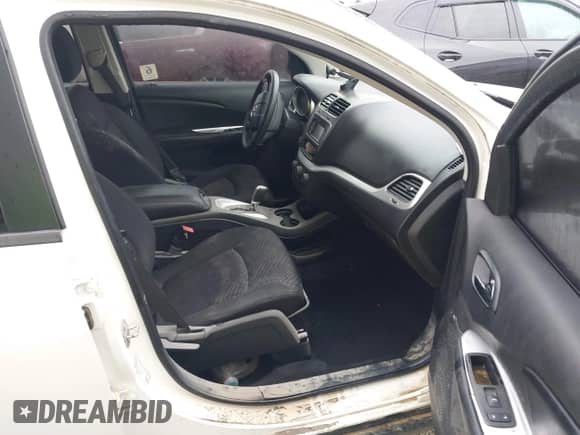 2018 Dodge Journey SE с VIN 3C4PDCAB2JT384596, выставлен на аукционе IAAI как лот 42979920 с пробегом Не указан миль и . История ставок и продаж доступна на DreamBid. Изображение 5.