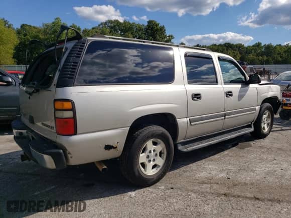 2004 Chevrolet Suburban LT z VIN 3GNEC16ZX4G286084, wystawiony jako Copart lot #72546834 z przebiegiem 250 830 mil mil oraz Szkoda całkowita • Salvage title. Historia ofert i sprzedaży dostępna na DreamBid. Obrazek 3.