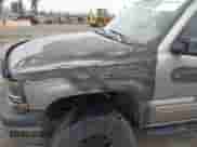 2000 Chevrolet Silverado 2500 LS z VIN 1GCGK29U9YE129993, wystawiony jako IAAI lot #42809396 z przebiegiem 219 569 mil mil oraz . Historia ofert i sprzedaży dostępna na DreamBid. Obrazek 6.