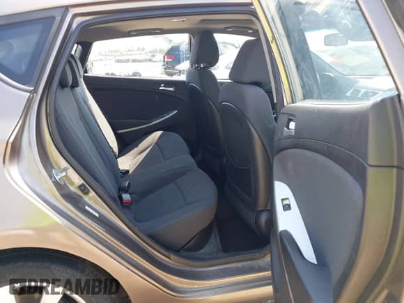 2014 Hyundai Accent SE с VIN KMHCU5AE3EU161592, выставлен на аукционе IAAI как лот 43249681 с пробегом 86 873 миль миль и . История ставок и продаж доступна на DreamBid. Изображение 8.