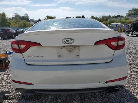 2016 Hyundai Sonata SE с VIN 5NPE24AF5GH351932, выставлен на аукционе Copart как лот 81862215 с пробегом 103 704 миль миль и Списание • Salvage title. История ставок и продаж доступна на DreamBid. Изображение 6.