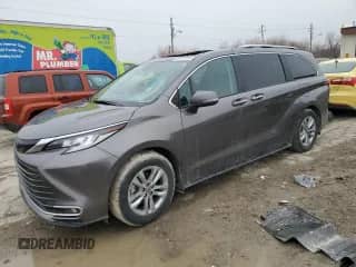 2023 Toyota Sienna Limited с VIN 5TDZSKFCXPS095334, выставлен на аукционе Copart как лот 48197735 с пробегом 25 656 миль миль и Списание • Salvage title. История ставок и продаж доступна на DreamBid. Изображение 1.