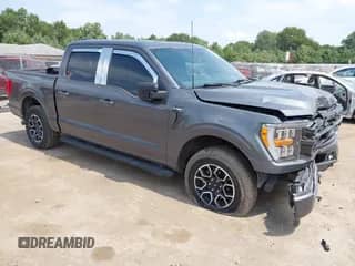 2023 Ford F-150 XL z VIN 1FTEW1EPXPKD14902, wystawiony jako IAAI lot #42953748 z przebiegiem 25 674 mil mil oraz . Historia ofert i sprzedaży dostępna na DreamBid. Obrazek 1.