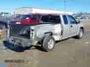 2005 Chevrolet Colorado LS Z85 z VIN 1GCCS196258218499, wystawiony jako IAAI lot #41237382 z przebiegiem 124 386 mil mil oraz . Historia ofert i sprzedaży dostępna na DreamBid. Obrazek 4.