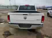 2018 Ram 1500 Express z VIN 1C6RR7KG7JS283655, wystawiony jako Copart lot #52085555 z przebiegiem 128 920 mil mil oraz Czysty tytuł • Clean title. Historia ofert i sprzedaży dostępna na DreamBid. Obrazek 6.