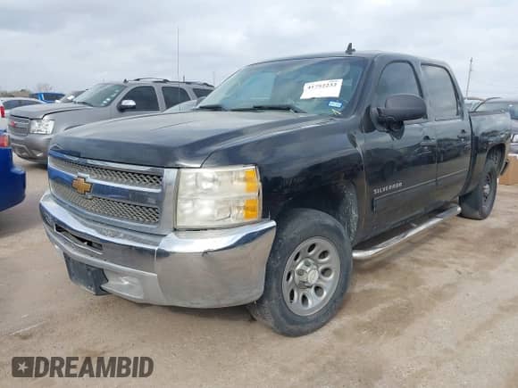 2012 Chevrolet Silverado 1500 LS z VIN 3GCPCREA7CG105775, wystawiony jako IAAI lot #41752232 z przebiegiem 271 970 mil mil oraz . Historia ofert i sprzedaży dostępna na DreamBid. Obrazek 20.