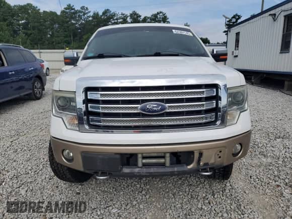 2013 Ford F-150 XLT с VIN 1FTFW1E62DFD22136, выставлен на аукционе Copart как лот 62384145 с пробегом 215 568 миль миль и Списание • Salvage title. История ставок и продаж доступна на DreamBid. Изображение 5.