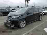 2022 Toyota Sienna Platinum с VIN 5TDERKEC8NS085748, выставлен на аукционе Copart как лот 52972275 с пробегом 32 817 миль миль и Списание • Salvage title. История ставок и продаж доступна на DreamBid. Изображение 1.
