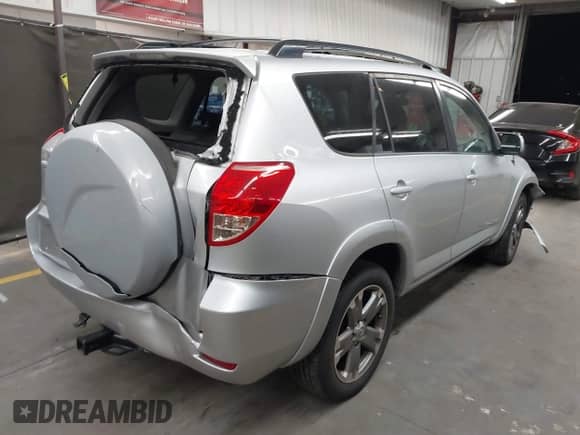 2008 Toyota RAV4 Sport with VIN JTMZK32V086010547, listed as a IAAI auction lot 43379727 with 159,170 mi miles and . Bid and sale history available at DreamBid. Image 4.