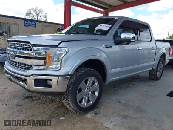 2018 Ford F-150 XL z VIN 1FTEW1CG4JKD13884, wystawiony jako IAAI lot #43204926 z przebiegiem 162 084 mil mil oraz . Historia ofert i sprzedaży dostępna na DreamBid. Obrazek 2.