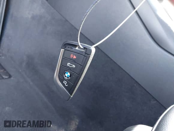 2022 BMW 3 Series 330i z VIN WBA5R1C01NFM20381, wystawiony jako IAAI lot #41579020 z przebiegiem 37 874 mil mil oraz . Historia ofert i sprzedaży dostępna na DreamBid. Obrazek 11.