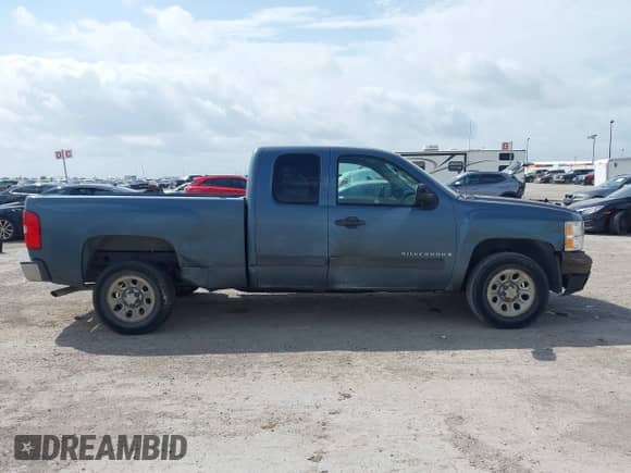 2007 Chevrolet Silverado 1500 1LT with VIN 2GCEC19C271654951, listed as a IAAI auction lot 42538117 with 255,789 mi miles and . Bid and sale history available at DreamBid. Image 13.