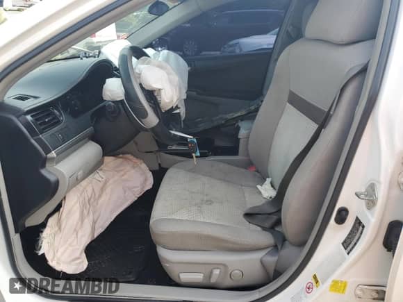 2012 Toyota Camry L z VIN 4T1BF1FK6CU518385, wystawiony jako Copart lot #71711765 z przebiegiem 272 274 mil mil oraz Czysty tytuł • Clean title. Historia ofert i sprzedaży dostępna na DreamBid. Obrazek 7.