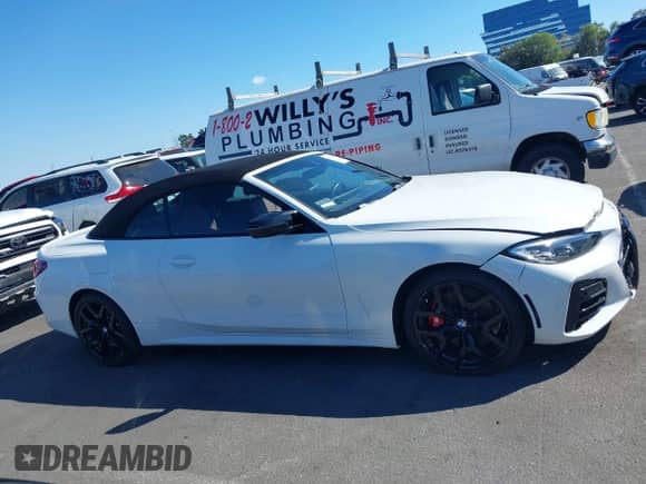 2025 BMW 4 Series M440i z VIN WBA63DB09SCU30887, wystawiony jako IAAI lot #43274478 z przebiegiem 5 000 mil mil oraz . Historia ofert i sprzedaży dostępna na DreamBid. Obrazek 13.