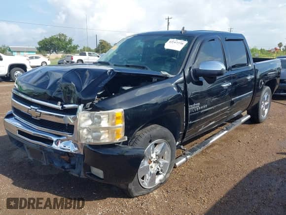 2011 Chevrolet Silverado 1500 LT z VIN 3GCPCSE00BG382605, wystawiony jako IAAI lot #42549320 z przebiegiem 135 390 mil mil oraz . Historia ofert i sprzedaży dostępna na DreamBid. Obrazek 17.