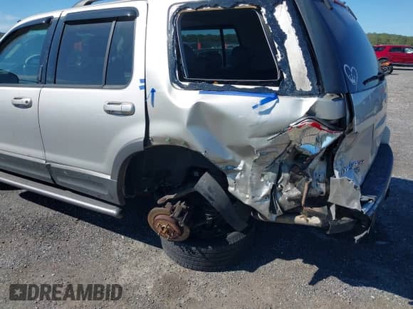 2004 Ford Explorer XLT with VIN 1FMDU73W04UA92011, listed as a IAAI auction lot 43350330 with 151,145 mi miles and . Bid and sale history available at DreamBid. Image 6.