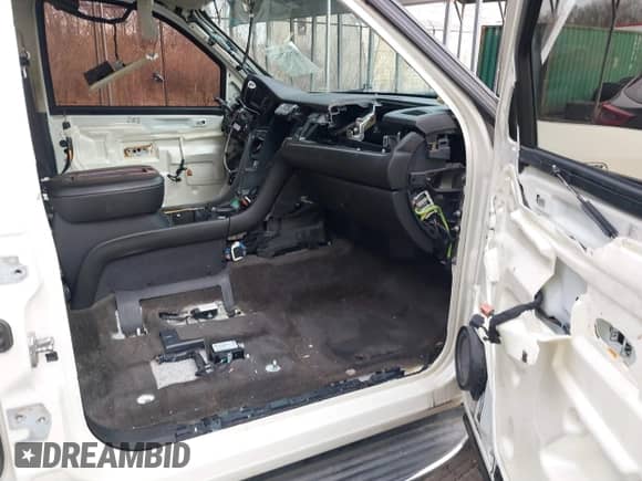 2014 Cadillac Escalade ESV Luxury с VIN 1GYS4HEF4ER218433, выставлен на аукционе IAAI как лот 41152677 с пробегом 51 315 миль миль и . История ставок и продаж доступна на DreamBid. Изображение 5.