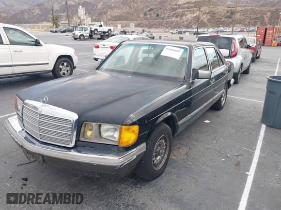 1983 Mercedes-Benz 300 SD с VIN WDBCB20A7DB045764, выставлен на аукционе IAAI как лот 41504450 с пробегом 169 882 миль миль и . История ставок и продаж доступна на DreamBid. Изображение 2.