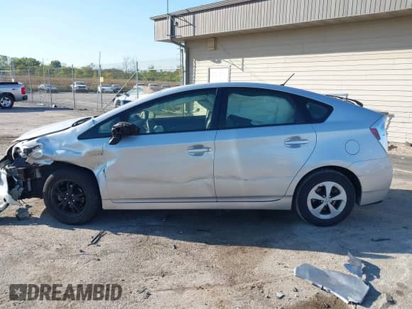2015 Toyota Prius Two with VIN JTDKN3DU5F0414991, listed as a IAAI auction lot 43325153 with 134,834 mi miles and . Bid and sale history available at DreamBid. Image 14.