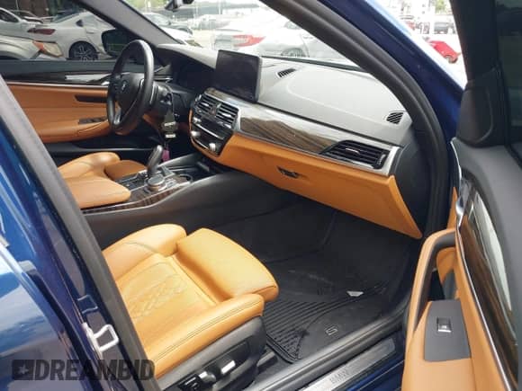 2022 BMW 5 Series 530i xDrive z VIN WBA13BJ02NWX59658, wystawiony jako IAAI lot #42669441 z przebiegiem 50 998 mil mil oraz . Historia ofert i sprzedaży dostępna na DreamBid. Obrazek 5.