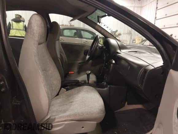 1997 Saturn SL with VIN 1G8ZH5280VZ172929, listed as a IAAI auction lot 41273214 with 134,972 mi miles and . Bid and sale history available at DreamBid. Image 5.