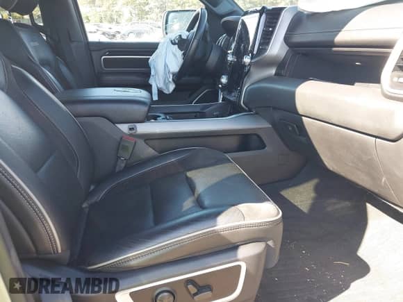 2022 Ram 1500 Laramie z VIN 1C6SRFJT3NN188430, wystawiony jako IAAI lot #43078067 z przebiegiem 26 073 mil mil oraz . Historia ofert i sprzedaży dostępna na DreamBid. Obrazek 5.