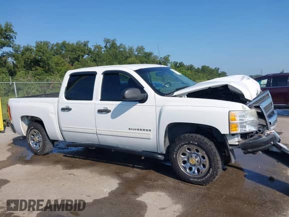 2013 Chevrolet Silverado 1500 LS z VIN 3GCPCREA1DG201452, wystawiony jako IAAI lot #43183933 z przebiegiem 217 889 mil mil oraz . Historia ofert i sprzedaży dostępna na DreamBid. Obrazek 13.