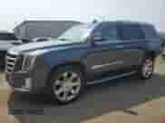 2020 Cadillac Escalade Luxury с VIN 1GYS4BKJ5LR228620, выставлен на аукционе Copart как лот 60515415 с пробегом 46 945 миль миль и Списание • Salvage title. История ставок и продаж доступна на DreamBid. Изображение 1.