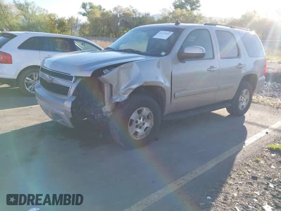 2008 Chevrolet Tahoe LTZ с VIN 1GNFK13058R250015, выставлен на аукционе IAAI как лот 42157661 с пробегом 238 855 миль миль и . История ставок и продаж доступна на DreamBid. Изображение 2.