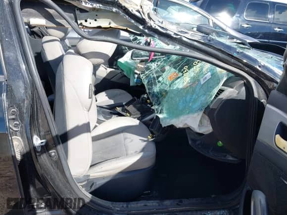 2013 Hyundai Veloster w/Gray Int z VIN KMHTC6AD8DU101094, wystawiony jako IAAI lot #42610303 z przebiegiem Nie podano mil oraz . Historia ofert i sprzedaży dostępna na DreamBid. Obrazek 5.