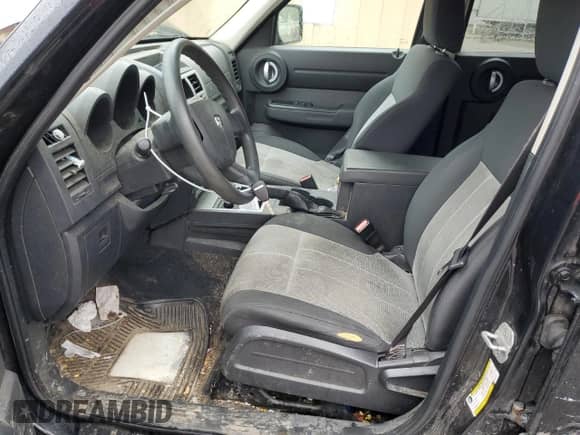 2008 Dodge Nitro SXT с VIN 1D8GU28K98W181713, выставлен на аукционе Copart как лот 65026314 с пробегом 196 031 миль миль и Списание • Salvage title. История ставок и продаж доступна на DreamBid. Изображение 7.