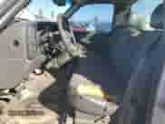 2005 Chevrolet Silverado 1500 z VIN 1GCEC14V85Z152121, wystawiony jako Copart lot #49005945 z przebiegiem 323 251 mil mil oraz Szkoda całkowita • Salvage title. Historia ofert i sprzedaży dostępna na DreamBid. Obrazek 7.