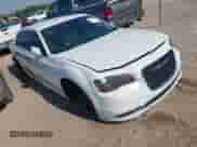 2015 Chrysler 300 Limited z VIN 2C3CCAAG9FH891646, wystawiony jako IAAI lot #43312628 z przebiegiem 214 150 mil mil oraz . Historia ofert i sprzedaży dostępna na DreamBid. Obrazek 1.