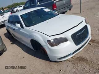 2015 Chrysler 300 Limited z VIN 2C3CCAAG9FH891646, wystawiony jako IAAI lot #43312628 z przebiegiem 214 150 mil mil oraz . Historia ofert i sprzedaży dostępna na DreamBid. Obrazek 1.