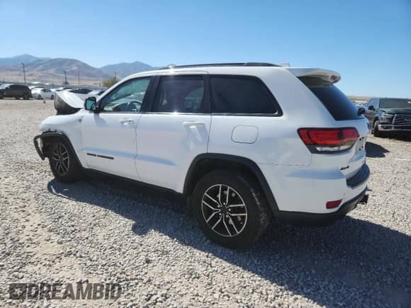 2020 Jeep Grand Cherokee Trailhawk z VIN 1C4RJFLG9LC388574, wystawiony jako Copart lot #82046715 z przebiegiem Nie podano mil oraz Szkoda całkowita • Salvage title. Historia ofert i sprzedaży dostępna na DreamBid. Obrazek 2.