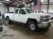 2018 Chevrolet Silverado 2500HD Work Truck z VIN 1GC2KUEG0JZ293749, wystawiony jako Copart lot #64543805 z przebiegiem 72 208 mil mil oraz Szkoda całkowita • Salvage title. Historia ofert i sprzedaży dostępna na DreamBid. Obrazek 4.