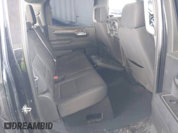 2022 Chevrolet Silverado 1500 RST z VIN 3GCUDEETXNG583752, wystawiony jako IAAI lot #41809678 z przebiegiem 68 902 mil mil oraz . Historia ofert i sprzedaży dostępna na DreamBid. Obrazek 8.
