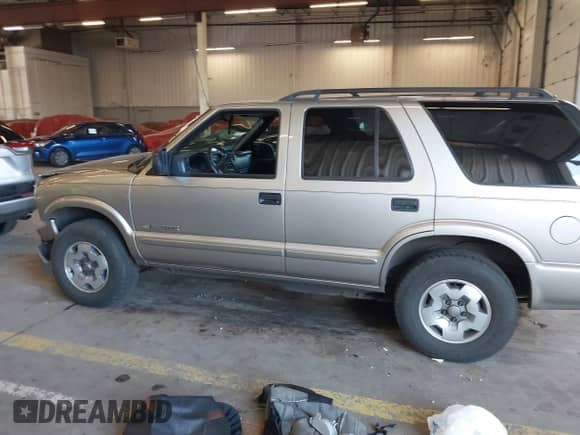 2004 Chevrolet Blazer LS с VIN 1GNDT13X44K102362, выставлен на аукционе IAAI как лот 41944259 с пробегом 119 296 миль миль и . История ставок и продаж доступна на DreamBid. Изображение 15.