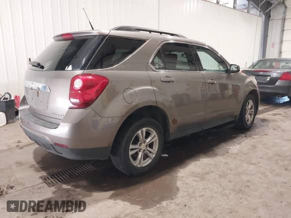 2012 Chevrolet Equinox 1LT z VIN 2GNFLEEK8C6326320, wystawiony jako IAAI lot #43191556 z przebiegiem 107 200 mil mil oraz . Historia ofert i sprzedaży dostępna na DreamBid. Obrazek 4.
