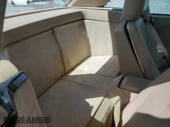 1992 Mercedes-Benz 500 z VIN WDBFA66E8NF059958, wystawiony jako Copart lot #89496365 z przebiegiem 145 053 mil mil oraz Czysty tytuł • Clean title. Historia ofert i sprzedaży dostępna na DreamBid. Obrazek 10.