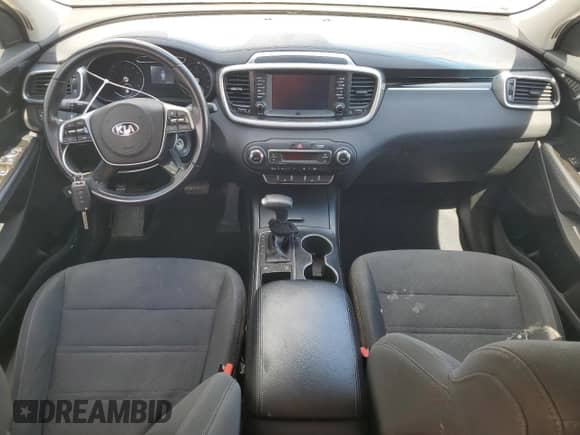 2019 Kia Sorento LX с VIN 5XYPG4A51KG603273, выставлен на аукционе Copart как лот 70023045 с пробегом 99 903 миль миль и На запчасти • Non repairable. История ставок и продаж доступна на DreamBid. Изображение 8.