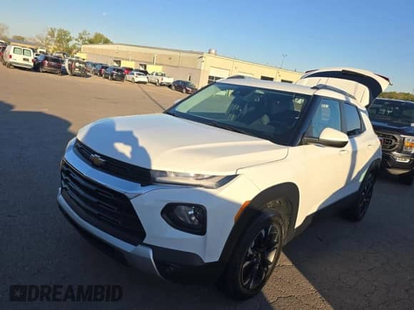 2023 Chevrolet TrailBlazer LT z VIN KL79MRSL5PB038732, wystawiony jako Copart lot #90839495 z przebiegiem 210 022 mil mil oraz Czysty tytuł • Clean title. Historia ofert i sprzedaży dostępna na DreamBid. Obrazek 2.