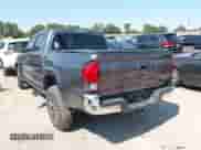 2020 Toyota Tacoma SR5 с VIN 5TFAZ5CN8LX091464, выставлен на аукционе IAAI как лот 43183342 с пробегом 59 398 миль миль и . История ставок и продаж доступна на DreamBid. Изображение 3.