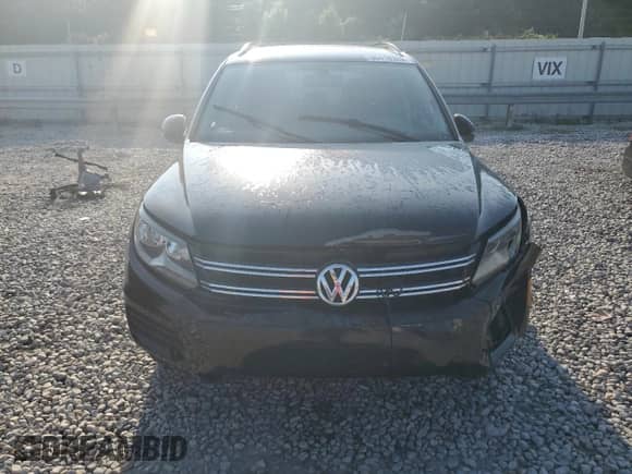 2017 Volkswagen Tiguan S с VIN WVGAV7AX5HK020668, выставлен на аукционе Copart как лот 60418325 с пробегом 141 830 миль миль и Чистый • Clean title. История ставок и продаж доступна на DreamBid. Изображение 5.