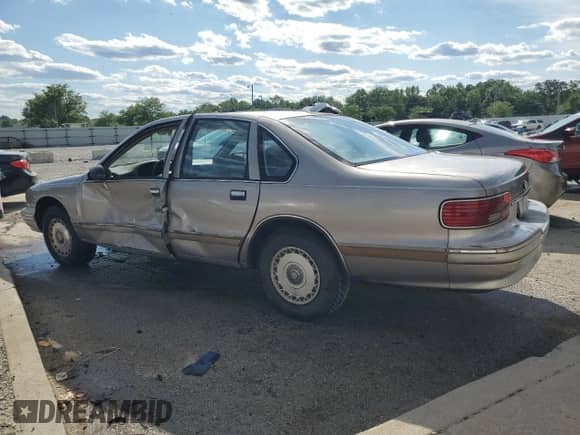 1996 Chevrolet Caprice 1SA Special Value с VIN 1G1BL52W3TR187709, выставлен на аукционе Copart как лот 58250615 с пробегом Не указан миль и На запчасти • Non repairable. История ставок и продаж доступна на DreamBid. Изображение 2.
