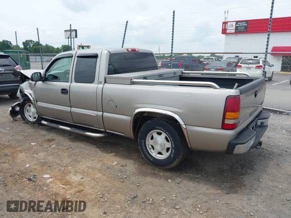 2003 GMC Sierra 1500 SLE with VIN 2GTEC19T831157526, listed as a IAAI auction lot 42428019 with 145,900 mi miles and . Bid and sale history available at DreamBid. Image 3.