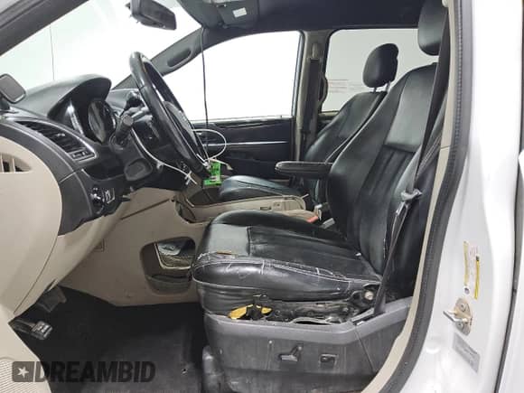 2017 Dodge Grand Caravan SXT z VIN 2C4RDGCG0HR847924, wystawiony jako Copart lot #81512055 z przebiegiem 315 601 mil mil oraz Czysty tytuł • Clean title. Historia ofert i sprzedaży dostępna na DreamBid. Obrazek 7.