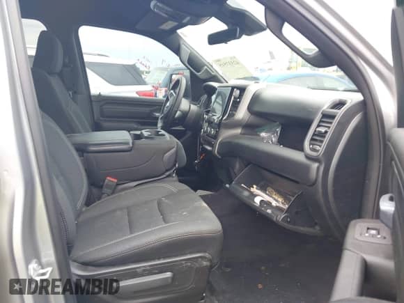 2025 Ram 1500 Tradesman с VIN 1C6RREGG7SN661339, выставлен на аукционе IAAI как лот 42337545 с пробегом 8 729 миль миль и . История ставок и продаж доступна на DreamBid. Изображение 5.